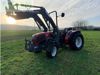Tractor VALTRA