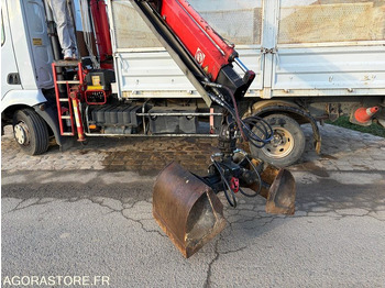 Camión RENAULT MIDLUM GRUE - 2003 -143000km: foto 4 Camión RENAULT MIDLUM GRUE - 2003 -143000km: foto 4