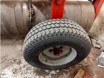 Maquinaria de jardinería ROULEAU QUIVOGNE RSR 300 TRES PEU SERVI ANNEE 2003: foto 5 Maquinaria de jardinería ROULEAU QUIVOGNE RSR 300 TRES PEU SERVI ANNEE 2003: foto 5