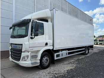 Camión caja cerrada DAF CF 320