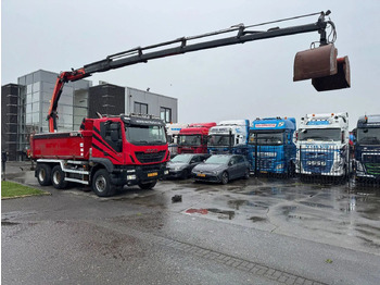 Camión grúa IVECO Trakker