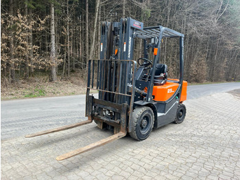 Leasing de Doosan D 25 GP Doosan D 25 GP: foto 3