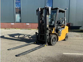 Carretilla elevadora CATERPILLAR GP