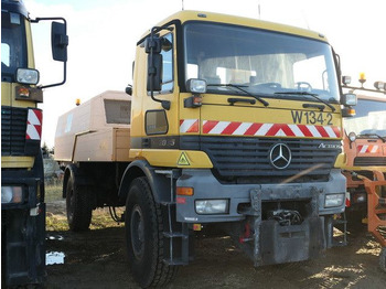 Leasing de Mercedes-Benz 2035 AK Actros 4x4, Kehrmaschine Schmidt, Allrad  Mercedes-Benz 2035 AK Actros 4x4, Kehrmaschine Schmidt, Allrad: foto 4
