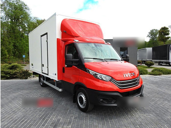 Furgoneta caja cerrada IVECO Daily 35s18
