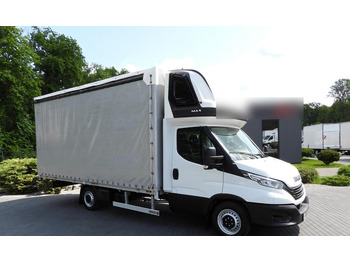 Furgoneta con lona IVECO Daily 35s18