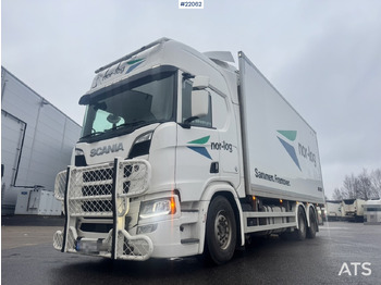 Camión caja cerrada SCANIA R