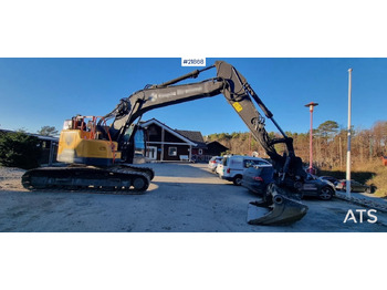 Excavadora VOLVO ECR235EL