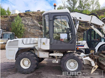 Excavadora de ruedas MECALAC