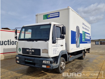 Camión caja cerrada MAN L2000