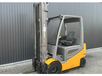 Carretilla elevadora eléctrica JUNGHEINRICH EFG 425