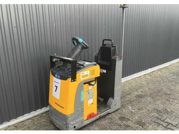 Remolcadora JUNGHEINRICH