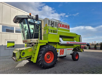 Cosechadora de granos CLAAS Dominator