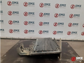 Carrocería y exterior para Camión MAN Occ spatbord vooraan rechts + spatbordhouder MAN: foto 4 Carrocería y exterior para Camión MAN Occ spatbord vooraan rechts + spatbordhouder MAN: foto 4