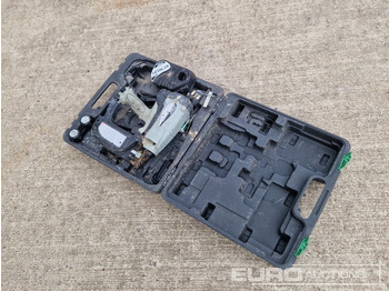 Equipo de construcción Hitachi NT65GS 3.6 Volt Cordless Nailer, 3 Batterys, Charger: foto 3
