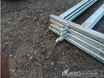 Maquinaria agrícola Unused 10' Galvanised Calf Hurdle (4 of): foto 5 Maquinaria agrícola Unused 10' Galvanised Calf Hurdle (4 of): foto 5