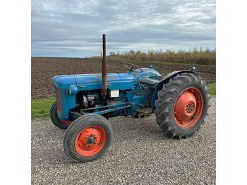 Tractor FORD