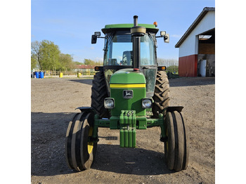 Tractor John Deere 2040: foto 2
