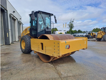 Compactador CATERPILLAR