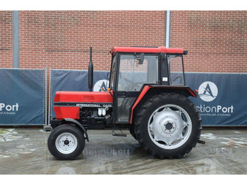 Tractor INTERNATIONAL