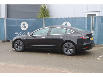 Sedan Tesla Model 3: foto 3 Sedan Tesla Model 3: foto 3