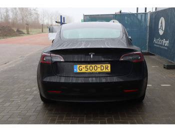 Sedan Tesla Model 3: foto 5 Sedan Tesla Model 3: foto 5