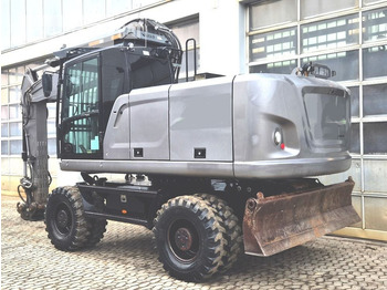 Excavadora de ruedas CATERPILLAR M320F