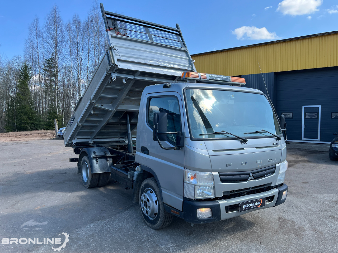 2013 Mitsubishi Fuso Canter 7C15 Tipper - Camión volquete: foto 1 2013 Mitsubishi Fuso Canter 7C15 Tipper - Camión volquete: foto 1