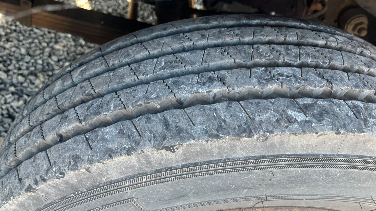 Furgoneta caja cerrada Iveco ML75E18 Blumen Koffer LBW Klimaanlage EEV ML80 Iveco ML75E18 Blumen Koffer LBW Klimaanlage EEV ML80: foto 10 Furgoneta caja cerrada Iveco ML75E18 Blumen Koffer LBW Klimaanlage EEV ML80 Iveco ML75E18 Blumen Koffer LBW Klimaanlage EEV ML80: foto 10