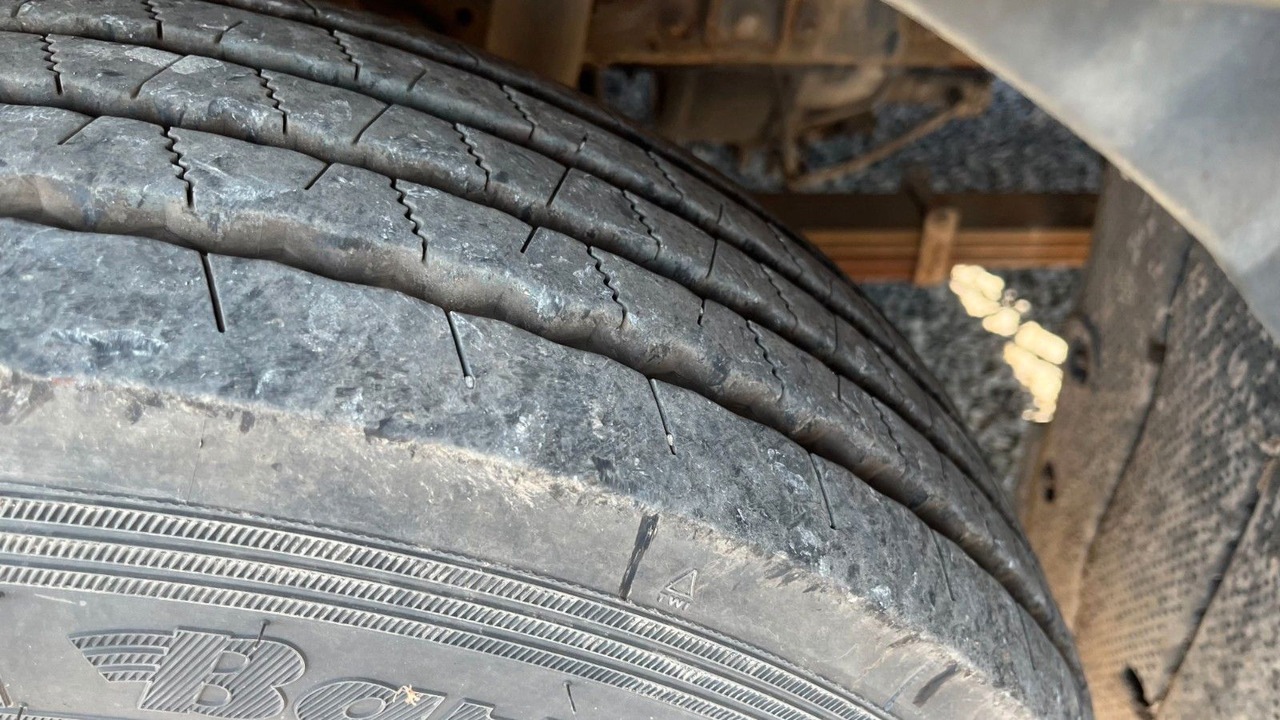 Furgoneta caja cerrada Iveco ML75E18 Blumen Koffer LBW Klimaanlage EEV ML80 Iveco ML75E18 Blumen Koffer LBW Klimaanlage EEV ML80: foto 12 Furgoneta caja cerrada Iveco ML75E18 Blumen Koffer LBW Klimaanlage EEV ML80 Iveco ML75E18 Blumen Koffer LBW Klimaanlage EEV ML80: foto 12