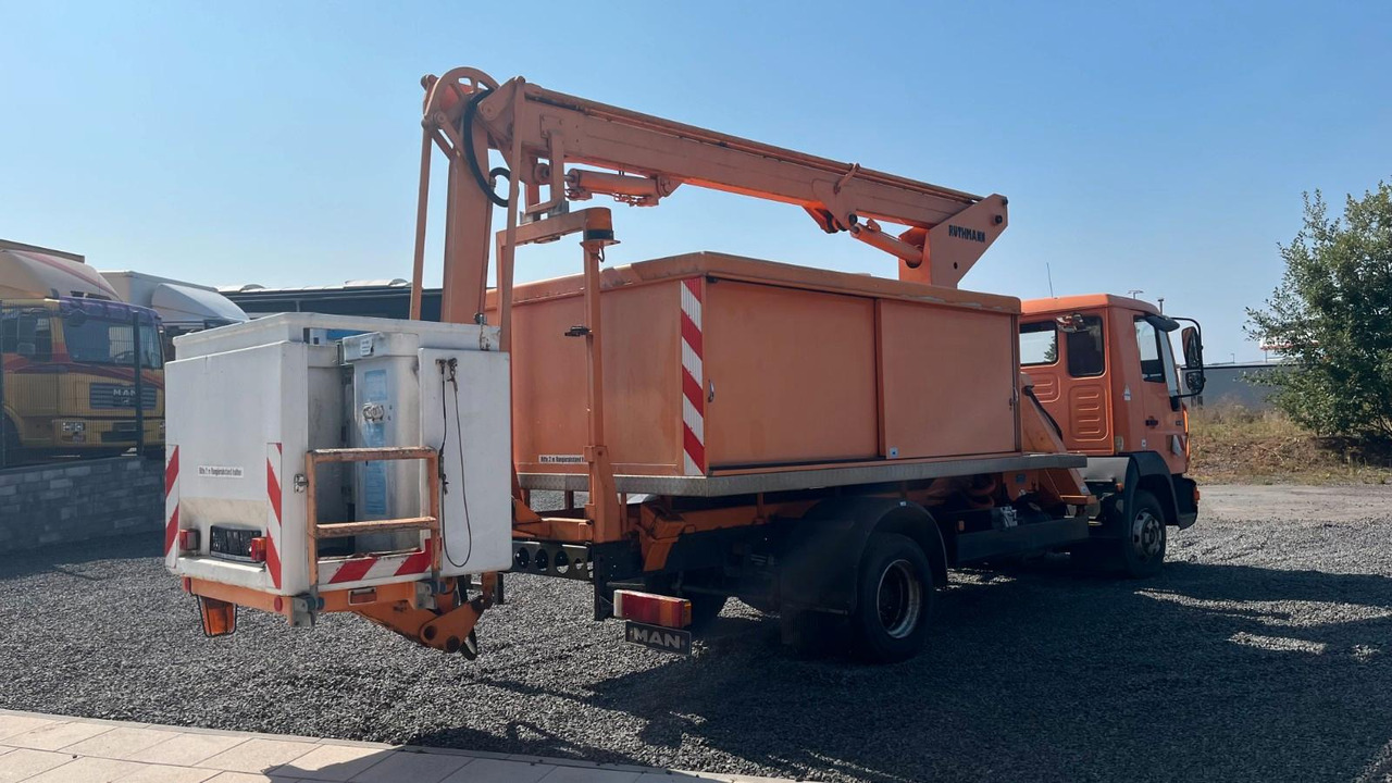 MAN 8.113 Steiger Hubarbeitsbühne Ruthmann MAN 8.113 Steiger Hubarbeitsbühne Ruthmann - Camión con plataforma elevadora, Furgoneta: foto 4 MAN 8.113 Steiger Hubarbeitsbühne Ruthmann MAN 8.113 Steiger Hubarbeitsbühne Ruthmann - Camión con plataforma elevadora, Furgoneta: foto 4