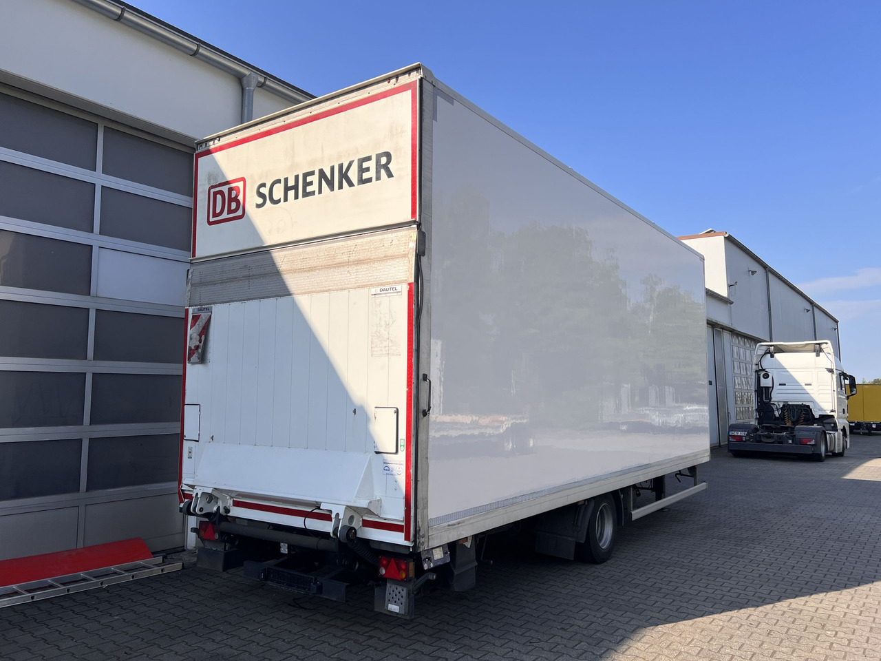 Ackermann Z-KA-F10.5/7,6 1 Achs Kofferanhänger, Ladebordwand - Remolque caja cerrada: foto 4 Ackermann Z-KA-F10.5/7,6 1 Achs Kofferanhänger, Ladebordwand - Remolque caja cerrada: foto 4