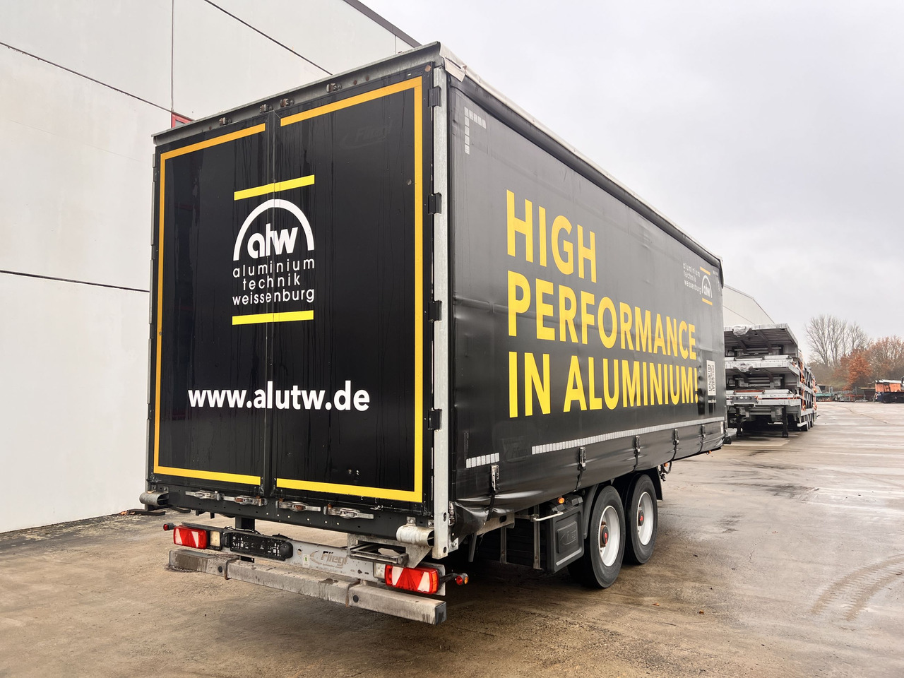 Fliegl TPS135 13,5 t Tandemplanenanhänger, neuwertig - Remolque con toldo: foto 3 Fliegl TPS135 13,5 t Tandemplanenanhänger, neuwertig - Remolque con toldo: foto 3