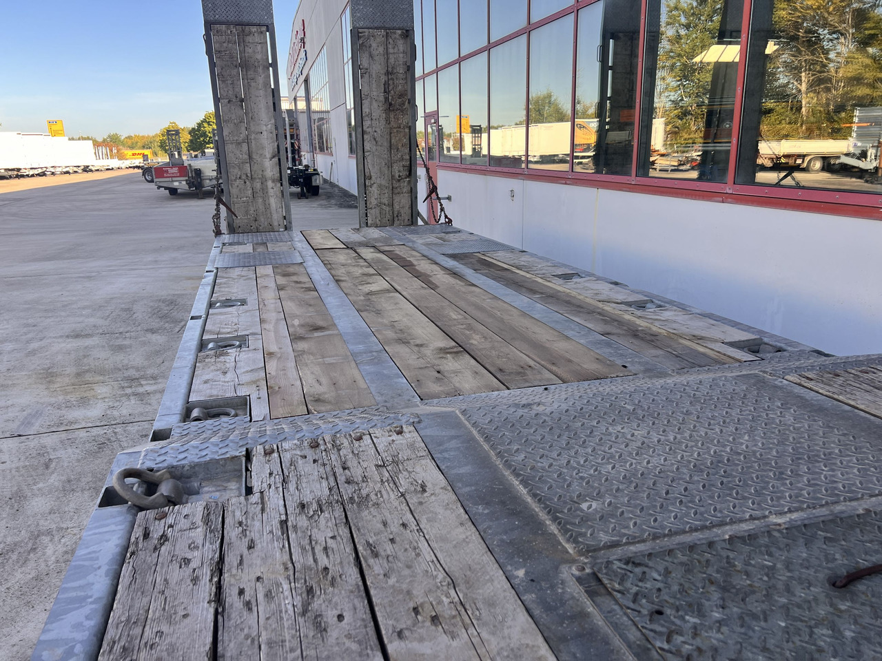 Humbaur HTD 30 3 Achs Tiefladeranhänger, verzinkt - Remolque góndola rebajadas: foto 4 Humbaur HTD 30 3 Achs Tiefladeranhänger, verzinkt - Remolque góndola rebajadas: foto 4