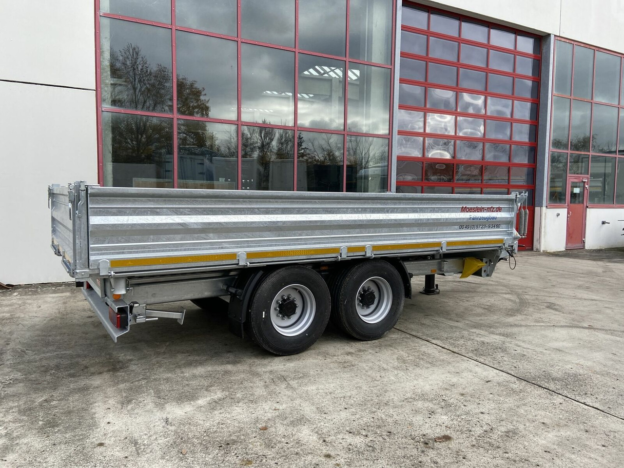 Möslein 14 t Tandemkipper Tieflader Breite Reifen-- Neu - Remolque volquete: foto 4 Möslein 14 t Tandemkipper Tieflader Breite Reifen-- Neu - Remolque volquete: foto 4