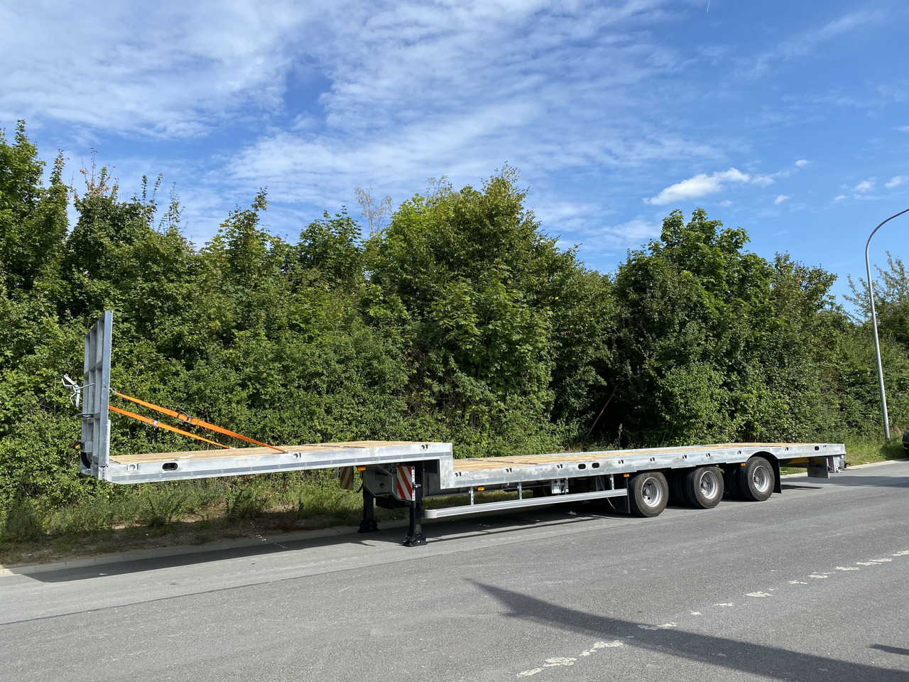 Möslein ST 3-Plato 9,4 3 Achs Satteltieflader Plato 45 t GGfür Fertigteile, Baumaschinen oder Container - Semirremolque plataforma/ Caja abierta: foto 1 Möslein ST 3-Plato 9,4 3 Achs Satteltieflader Plato 45 t GGfür Fertigteile, Baumaschinen oder Container - Semirremolque plataforma/ Caja abierta: foto 1