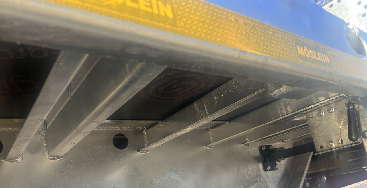 Möslein T 3 Plato 9 m 3 Achs Jumbo- Plato- Anhänger 9 m, Mega - Remolque plataforma/ Caja abierta: foto 5 Möslein T 3 Plato 9 m 3 Achs Jumbo- Plato- Anhänger 9 m, Mega - Remolque plataforma/ Caja abierta: foto 5