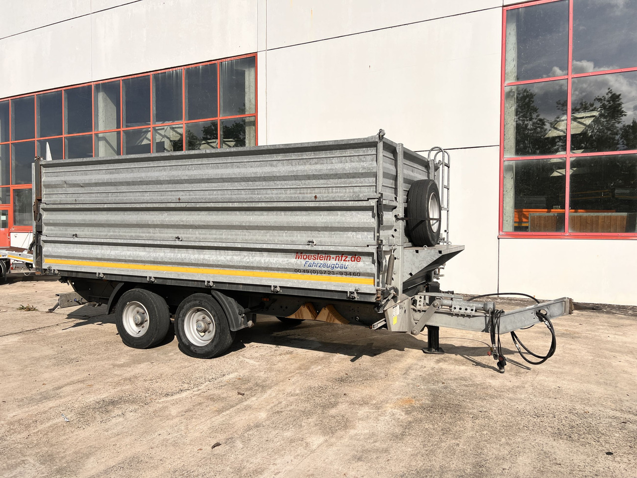 Möslein TDS 13 Schwebheim  13 t Tandemkipper- Tieflader, Aufsatzbordwände - Remolque volquete: foto 4 Möslein TDS 13 Schwebheim  13 t Tandemkipper- Tieflader, Aufsatzbordwände - Remolque volquete: foto 4
