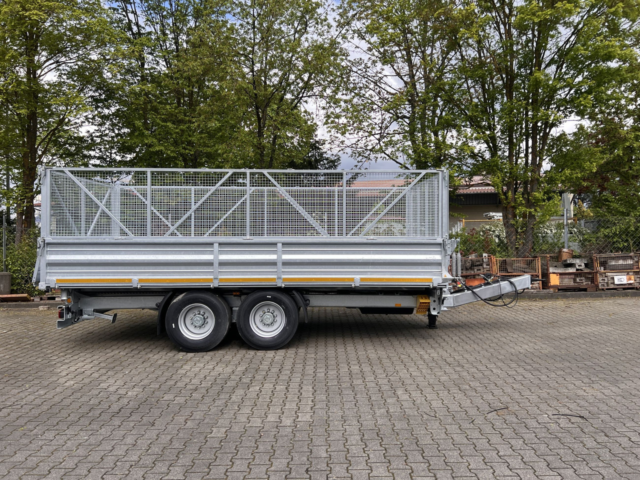 Möslein TTD 14 5,70 m 14 t Tandem- Kipper Tieflader 5,70 m lang, Breite Reifen-- Neufahrzeug -- - Remolque volquete: foto 4 Möslein TTD 14 5,70 m 14 t Tandem- Kipper Tieflader 5,70 m lang, Breite Reifen-- Neufahrzeug -- - Remolque volquete: foto 4