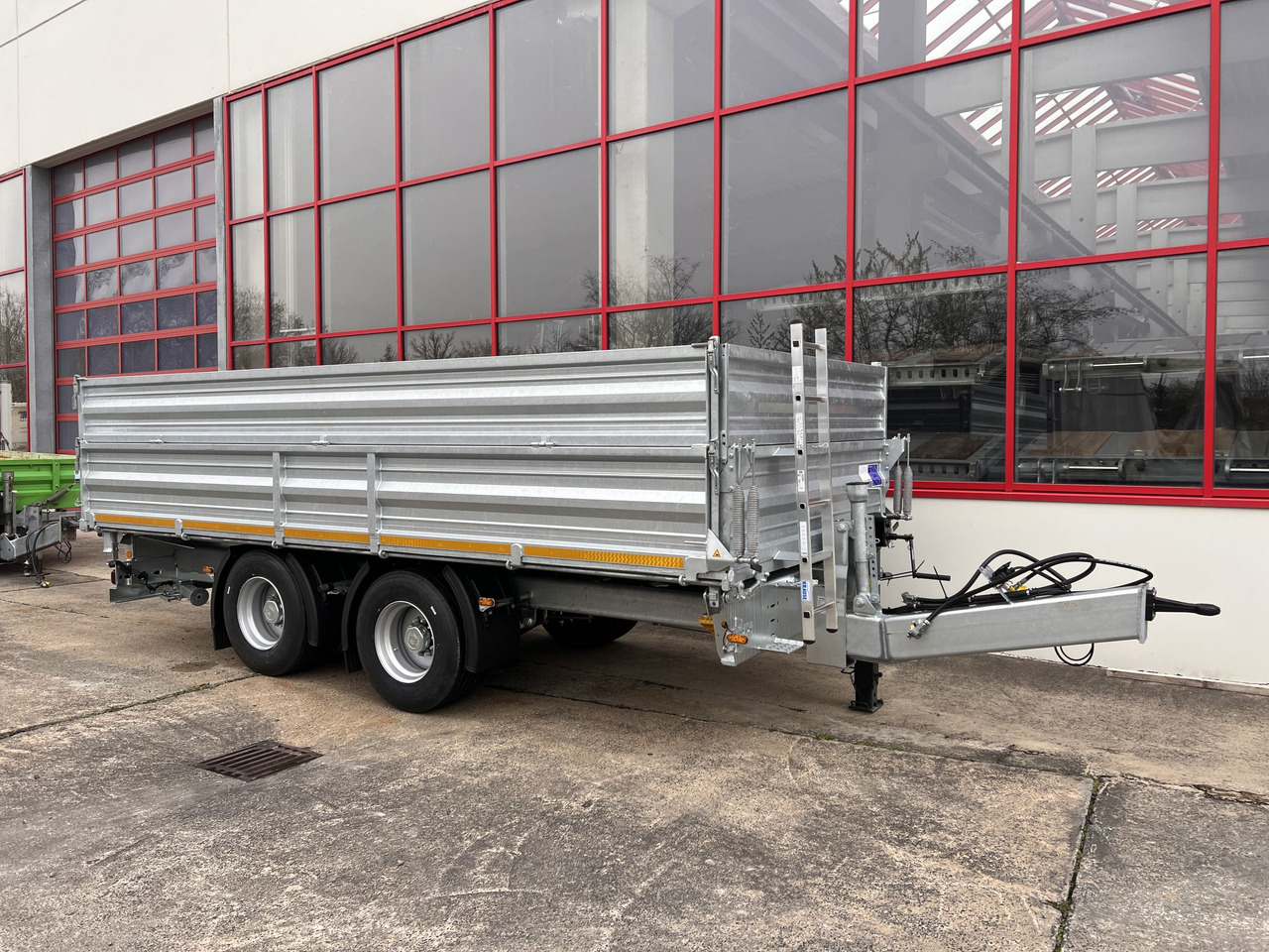 Möslein TTD 19 AB 19 t Tandem 3 Seiten Kipper TiefladerAufsatzbordwänden-- Neufahrzeug -- - Remolque volquete: foto 4 Möslein TTD 19 AB 19 t Tandem 3 Seiten Kipper TiefladerAufsatzbordwänden-- Neufahrzeug -- - Remolque volquete: foto 4