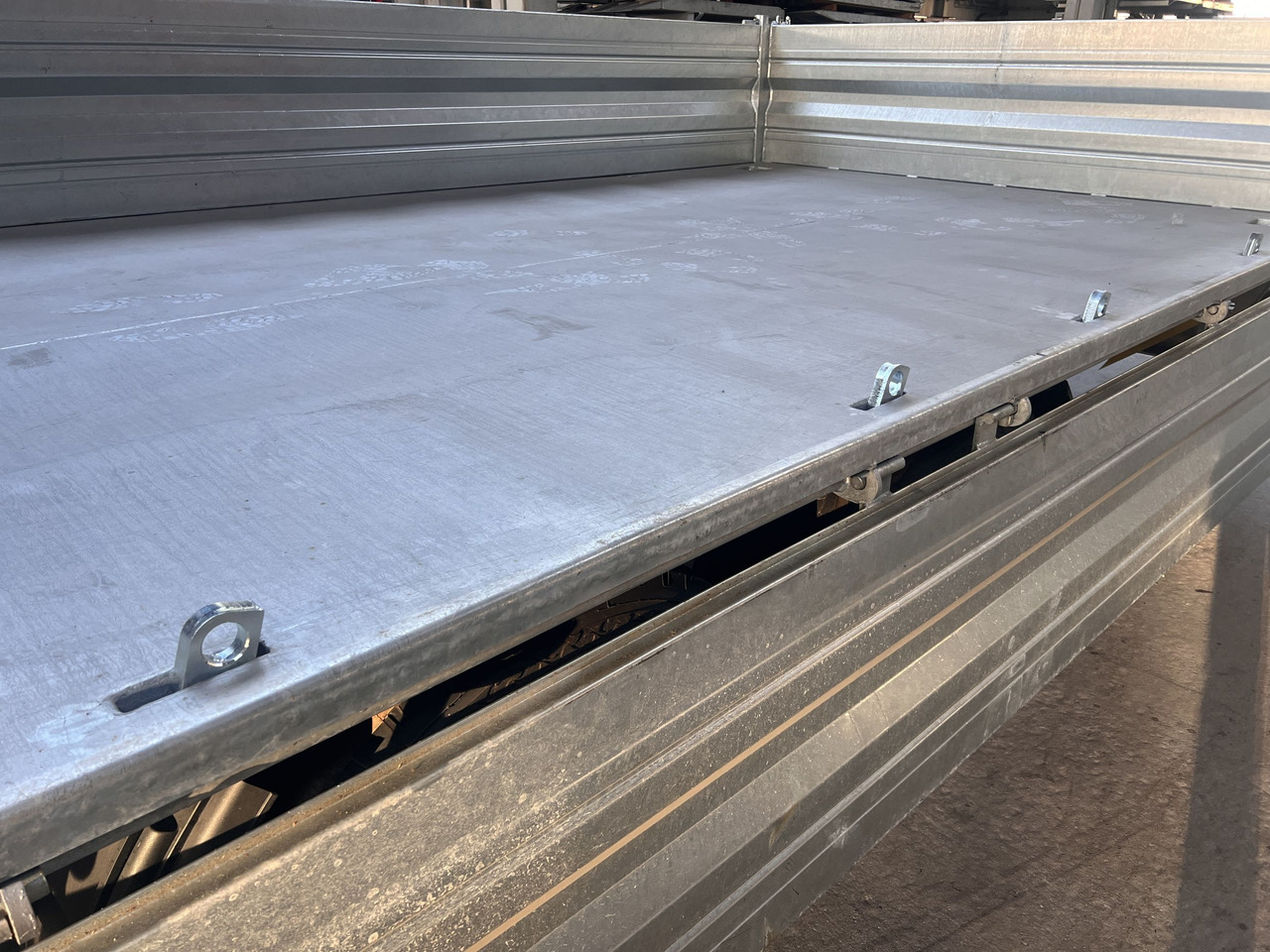 Möslein TTD 19 B neuer 19 t Tandemkipper- Tieflader - Remolque volquete: foto 2 Möslein TTD 19 B neuer 19 t Tandemkipper- Tieflader - Remolque volquete: foto 2