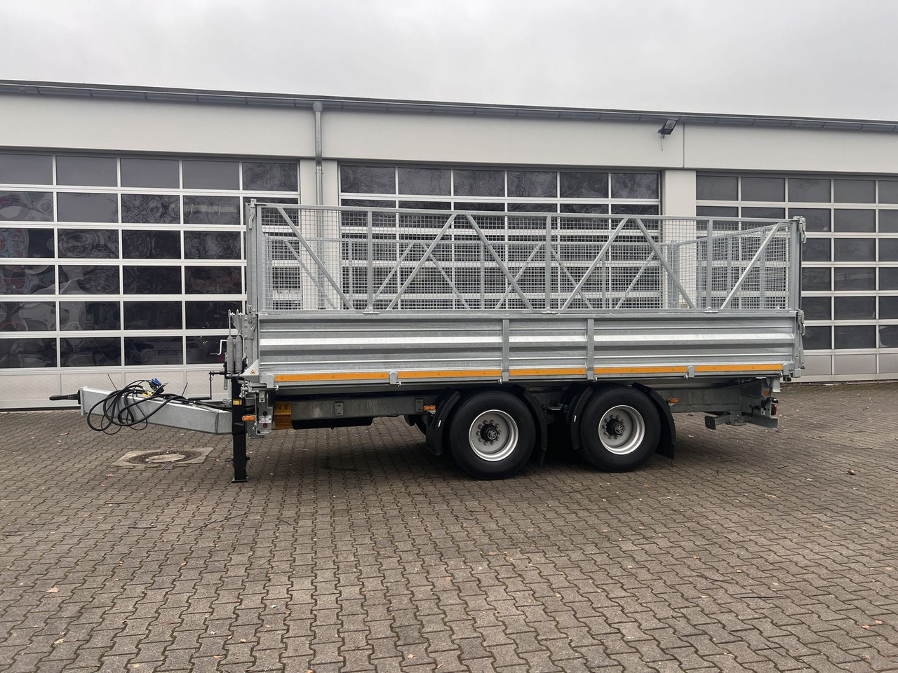 Möslein neuer 19 t Tandemkipper TiefladerGitteraufsatz - Remolque volquete: foto 1 Möslein neuer 19 t Tandemkipper TiefladerGitteraufsatz - Remolque volquete: foto 1