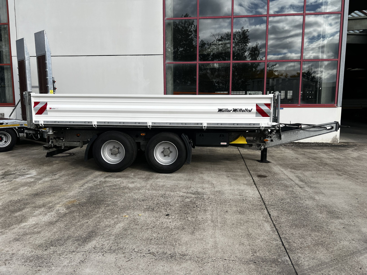 Müller Mitteltal TA-2 14,4 t Tandemkipper- Tieflader Breitbereifung NEUWERTIG - Remolque volquete: foto 2 Müller Mitteltal TA-2 14,4 t Tandemkipper- Tieflader Breitbereifung NEUWERTIG - Remolque volquete: foto 2