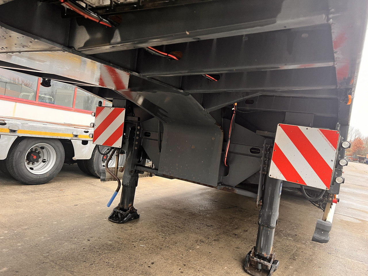 Semirremolque góndola rebajadas para transporte de equipos pesados t3  3 Achs Satteltieflader: foto 9