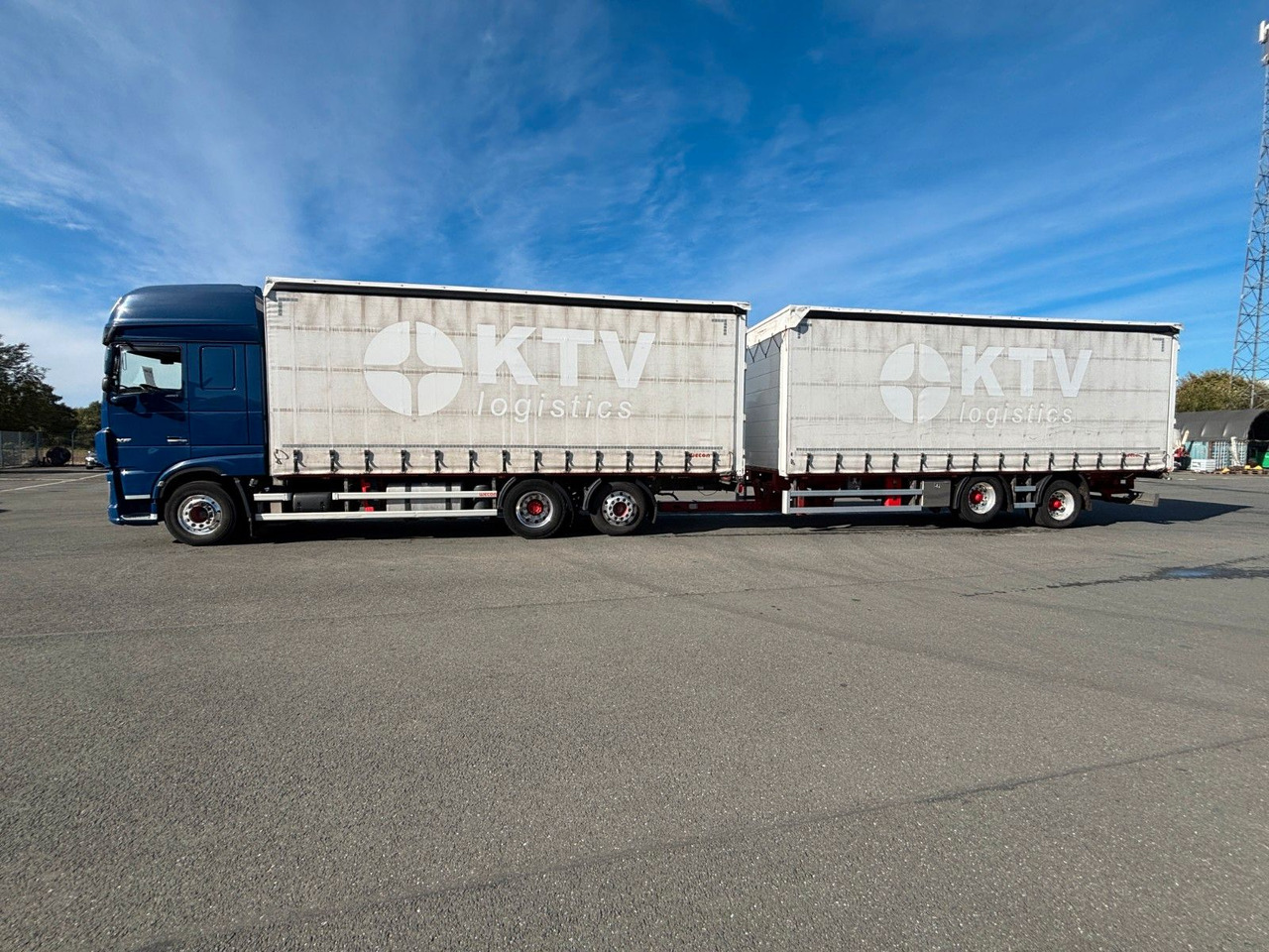 DAF SSC XF 480 Jumbozug + Anh Wecon Staplerhalterung - Camión lona: foto 3 DAF SSC XF 480 Jumbozug + Anh Wecon Staplerhalterung - Camión lona: foto 3