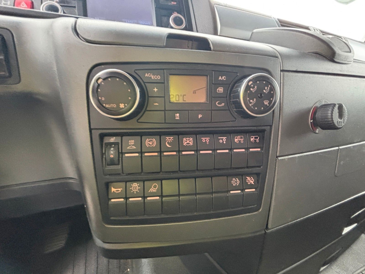 Camión lona MAN TGX 26.480 mit Ladebordwand: foto 12