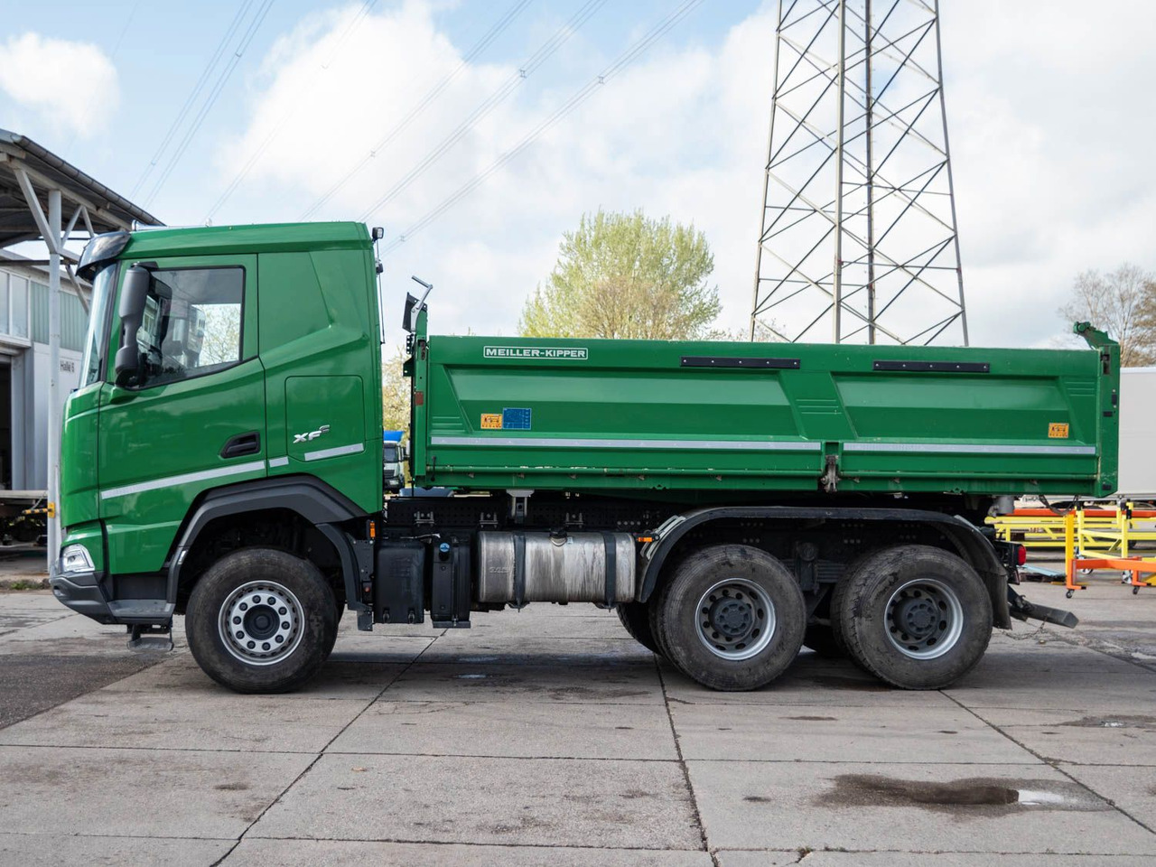 DAF FAT XFC 530 SL Meiller TRIGENIUS D 316 DAF FAT XFC 530 SL Meiller TRIGENIUS D 316 - Camión volquete: foto 2 DAF FAT XFC 530 SL Meiller TRIGENIUS D 316 DAF FAT XFC 530 SL Meiller TRIGENIUS D 316 - Camión volquete: foto 2