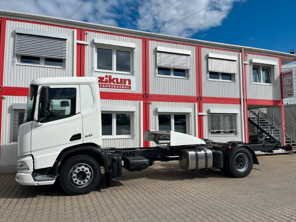 DAF XD 370 Fahrgestell - Camión chasis: foto 1 DAF XD 370 Fahrgestell - Camión chasis: foto 1