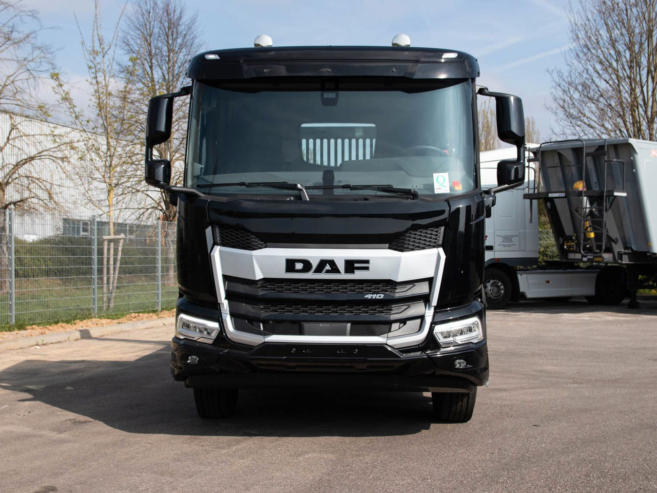 DAF XD 410 FA Absetzkipper DAF XD 410 FA Absetzkipper - Camión portacontenedor de cadenas: foto 4 DAF XD 410 FA Absetzkipper DAF XD 410 FA Absetzkipper - Camión portacontenedor de cadenas: foto 4