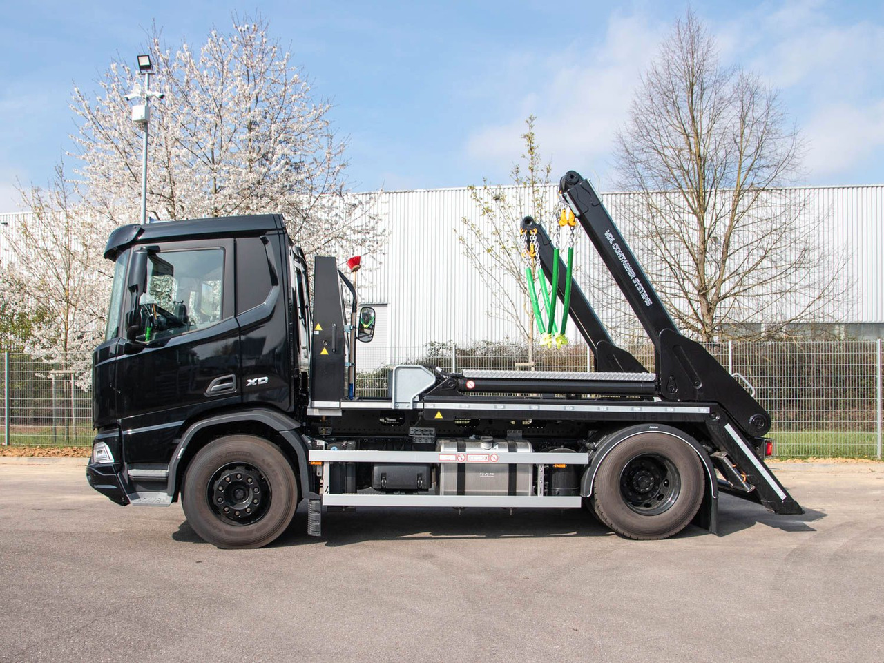 DAF XD 410 FA Absetzkipper DAF XD 410 FA Absetzkipper - Camión portacontenedor de cadenas: foto 5 DAF XD 410 FA Absetzkipper DAF XD 410 FA Absetzkipper - Camión portacontenedor de cadenas: foto 5